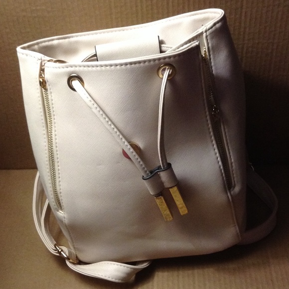 BACKPACK - Picture 3 of 4