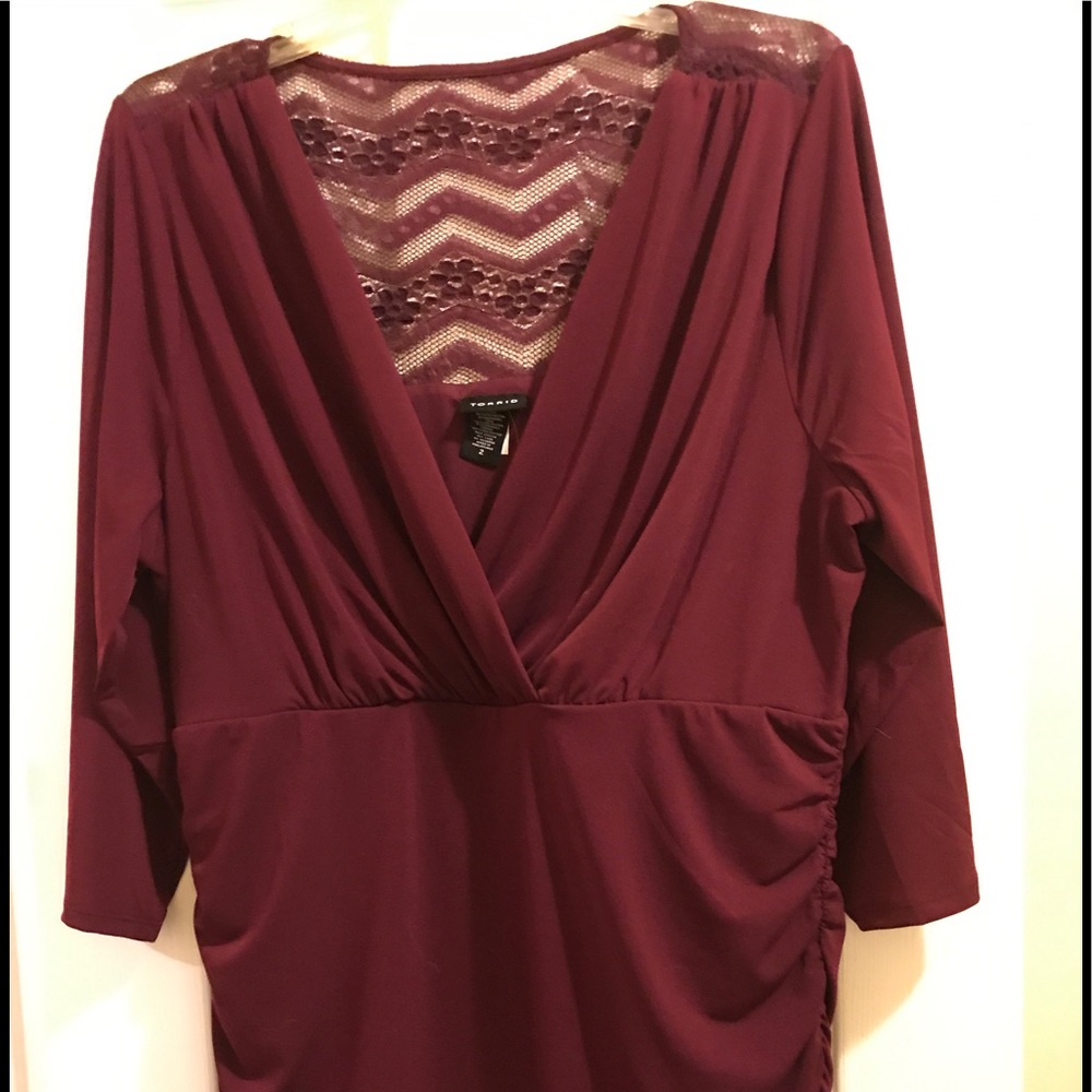 NWT torrid crimson shirt with lace on back