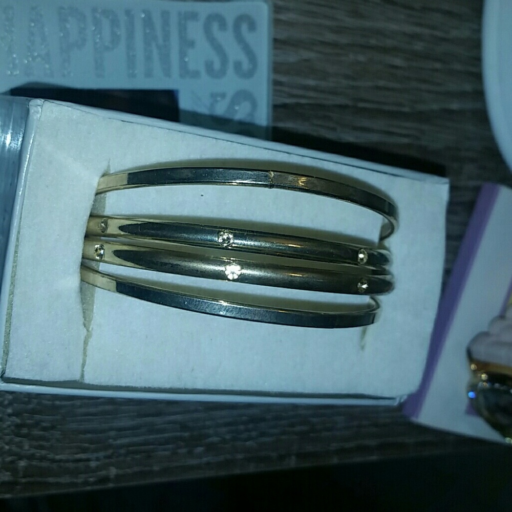 Vintage Gold Bangle bracelets!