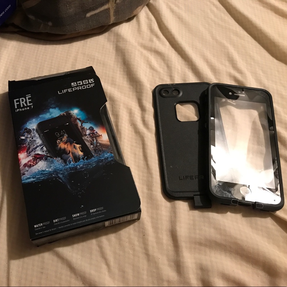 iPhone 7 life proof still got box and everything