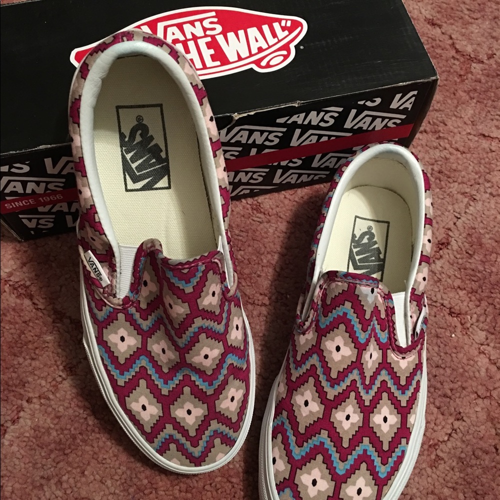 Vans geometric slip on