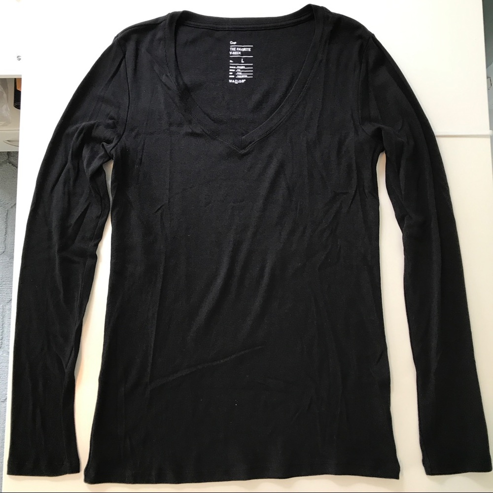 GAP Favorite V-neck Long Sleeved Tshirt- Black, L