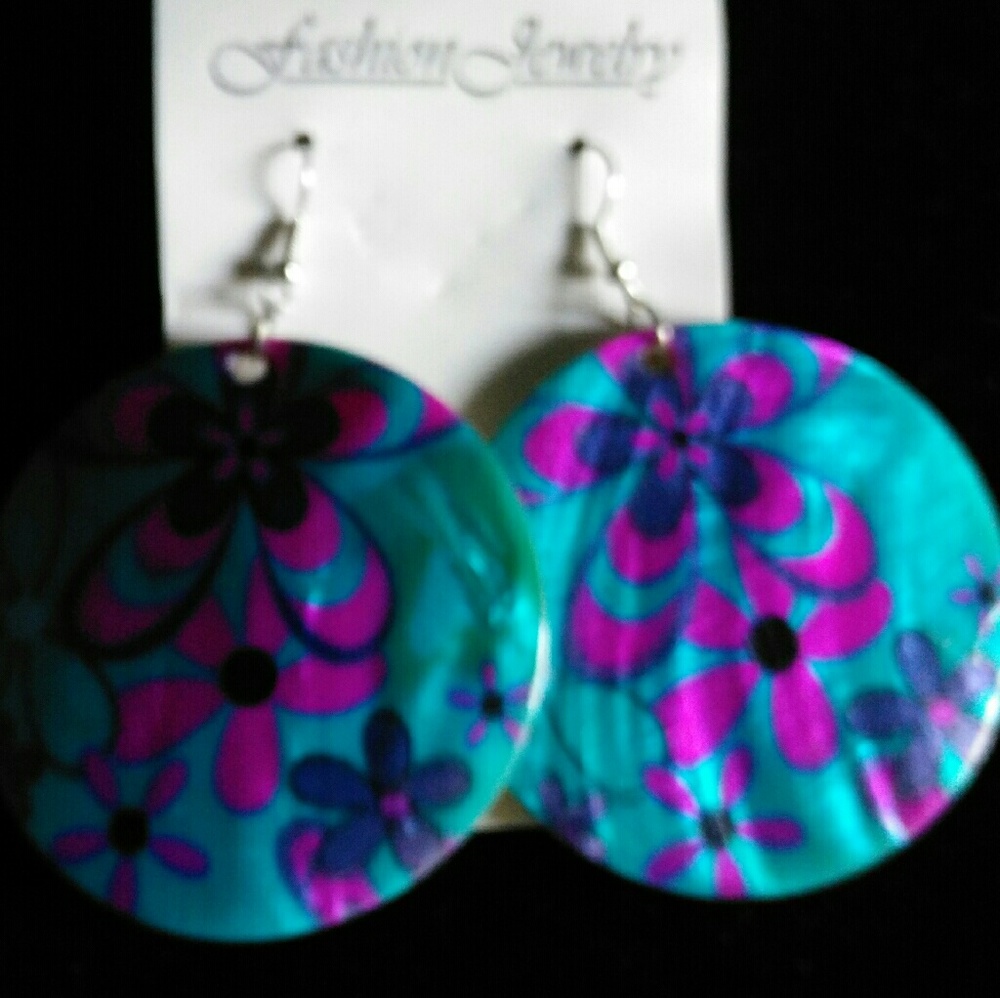Shell earrings