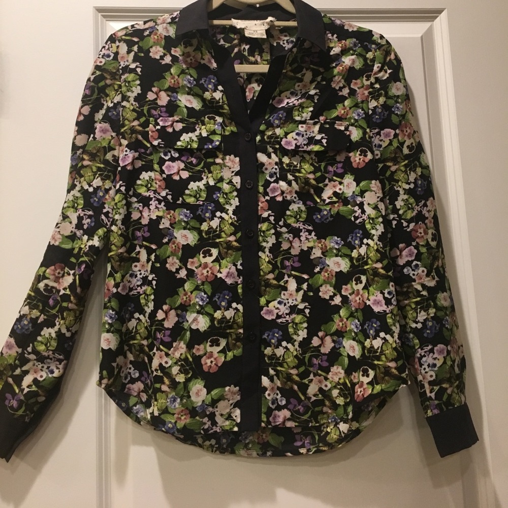 🌼🌺🌸Urban Outfitters floral button-down🌼🌺🌸