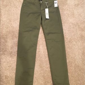 Celebrity pink skinny pants