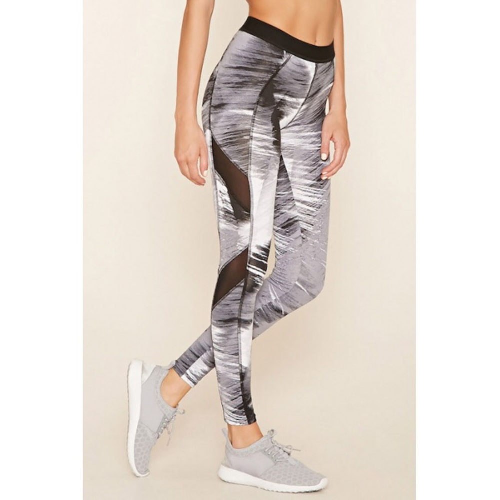 Forever 21 print mesh legging