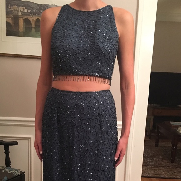 Two piece sequin gown - Picture 4 of 5