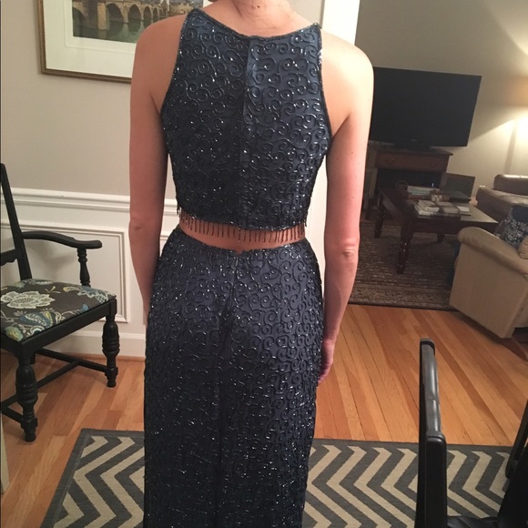 Two piece sequin gown - Picture 3 of 5