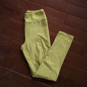 Lularoe butter leggings, mustard yellow, size OS