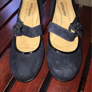 SOFTSPOTS SUEDE MARY JANE WEDGES SIZE 7 black