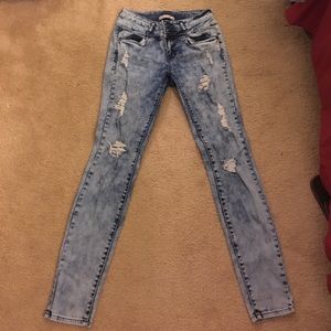 High waisted ripped jeans