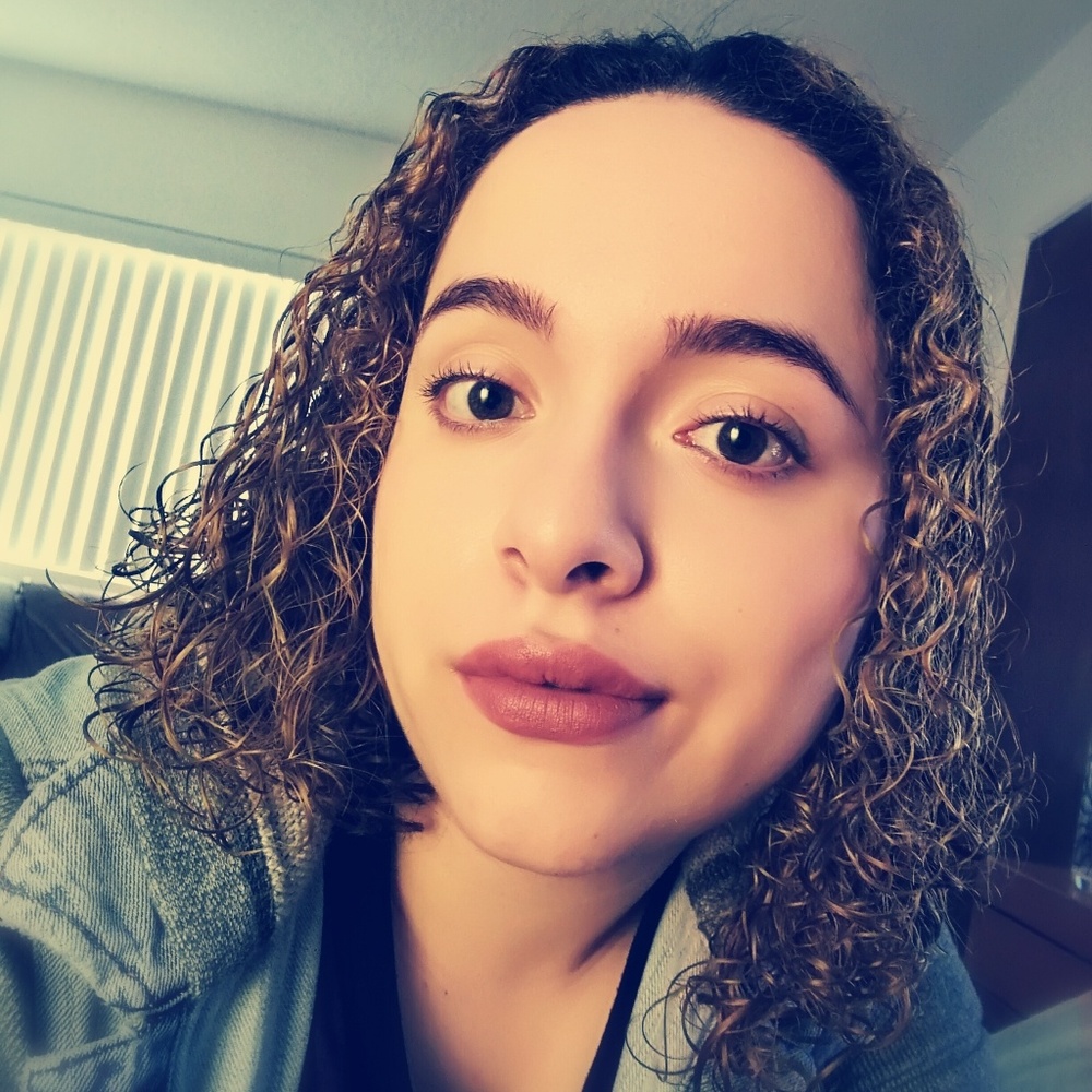 Meet your Posher, Valeria