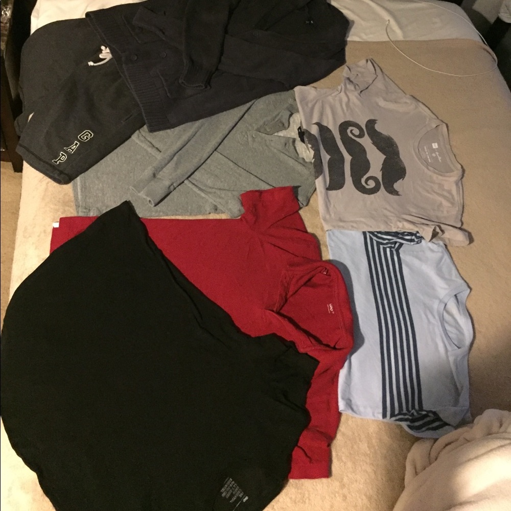 4 shirts, 1 long sleeve, 1 sweater and shorts; GAP