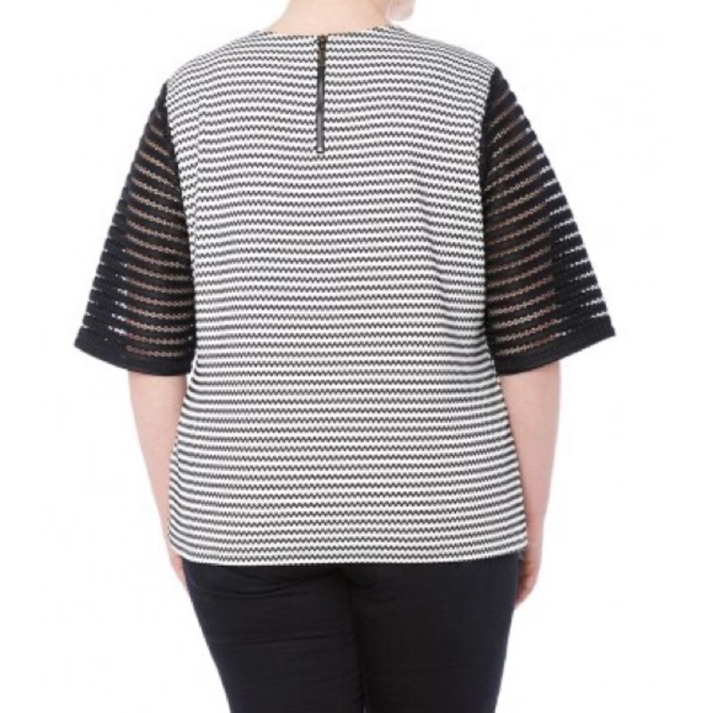 Plus Size YAL New York Top. Black and White. 3X.