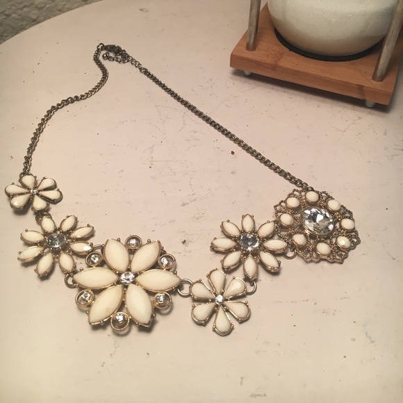 Charming Charlie Jewelry - White flower Necklace