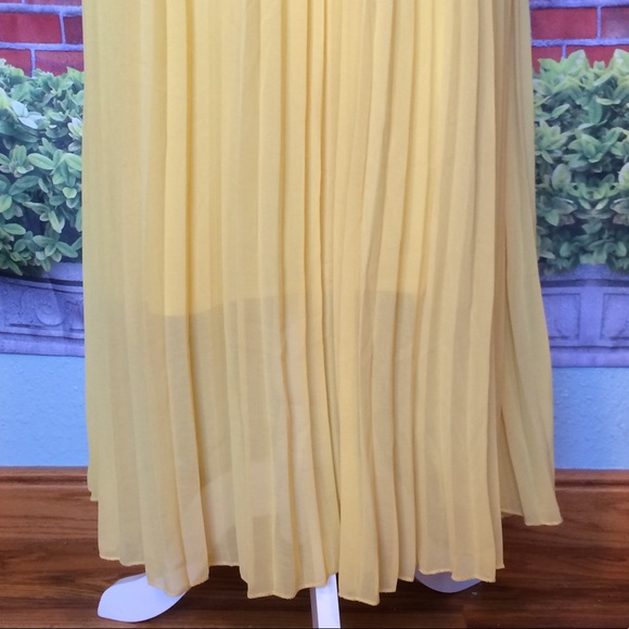 ๐ทHOST PICK๐ทMagic - Beautiful bright yellow skirt - Picture 4 of 7