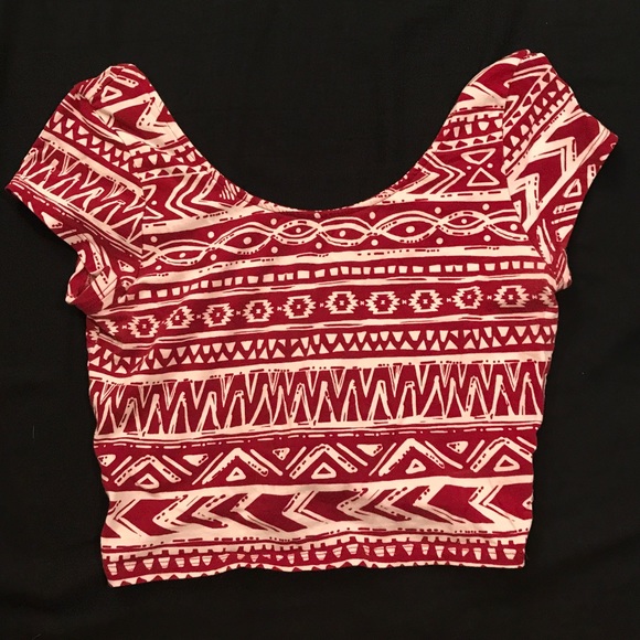 Crop top - Picture 1 of 3