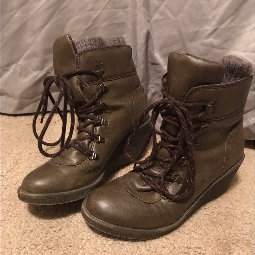 🔥 Wedge heel lace up boots