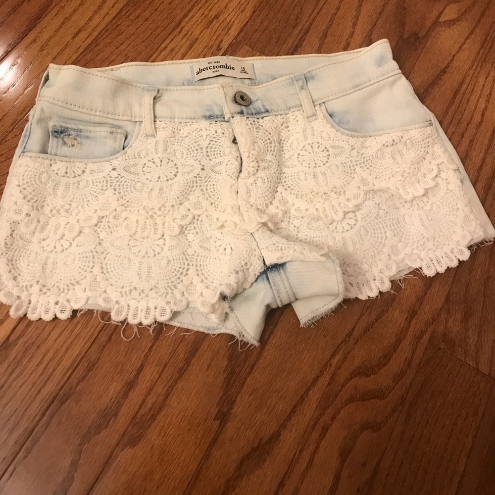Super cute lace shorts