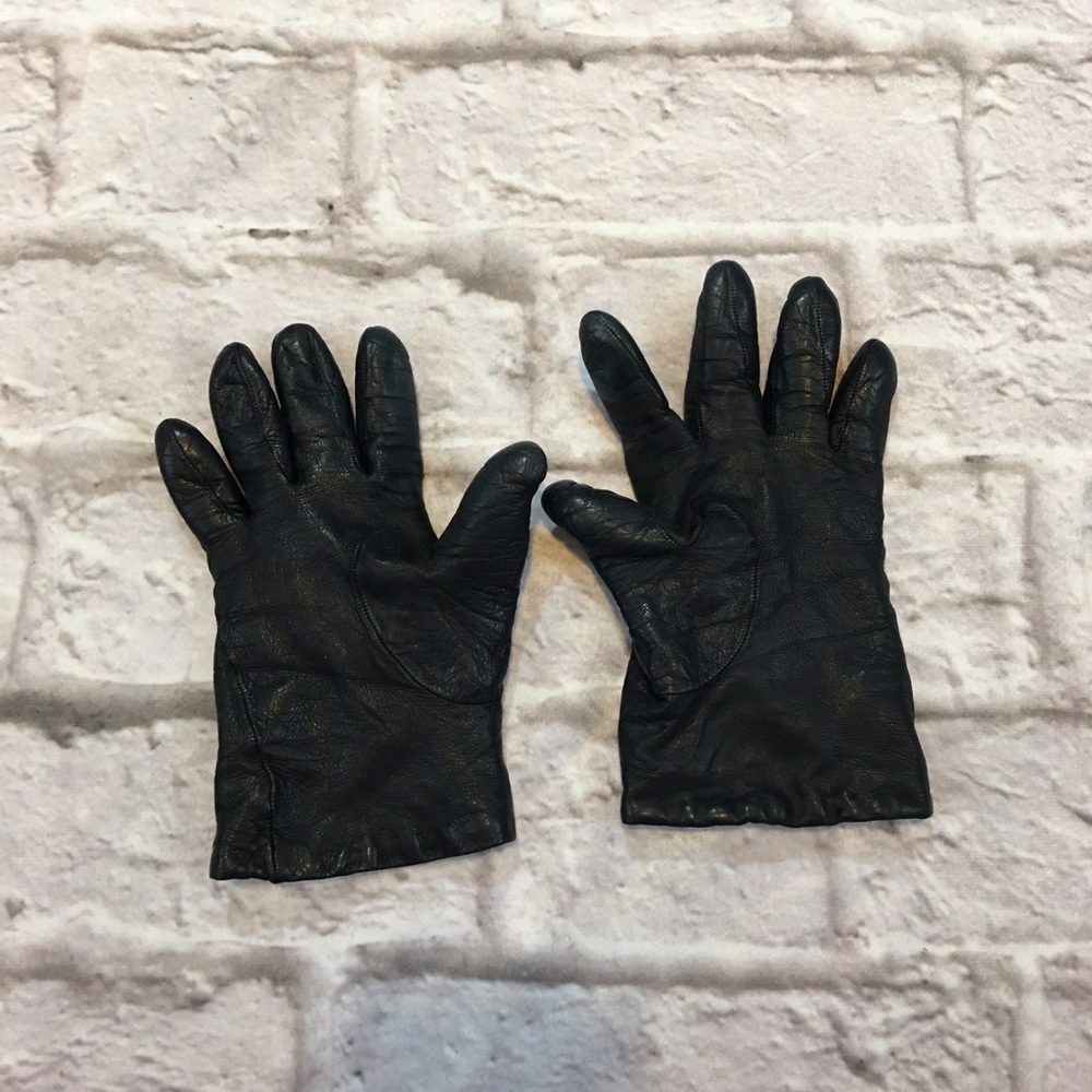 Leather gloves