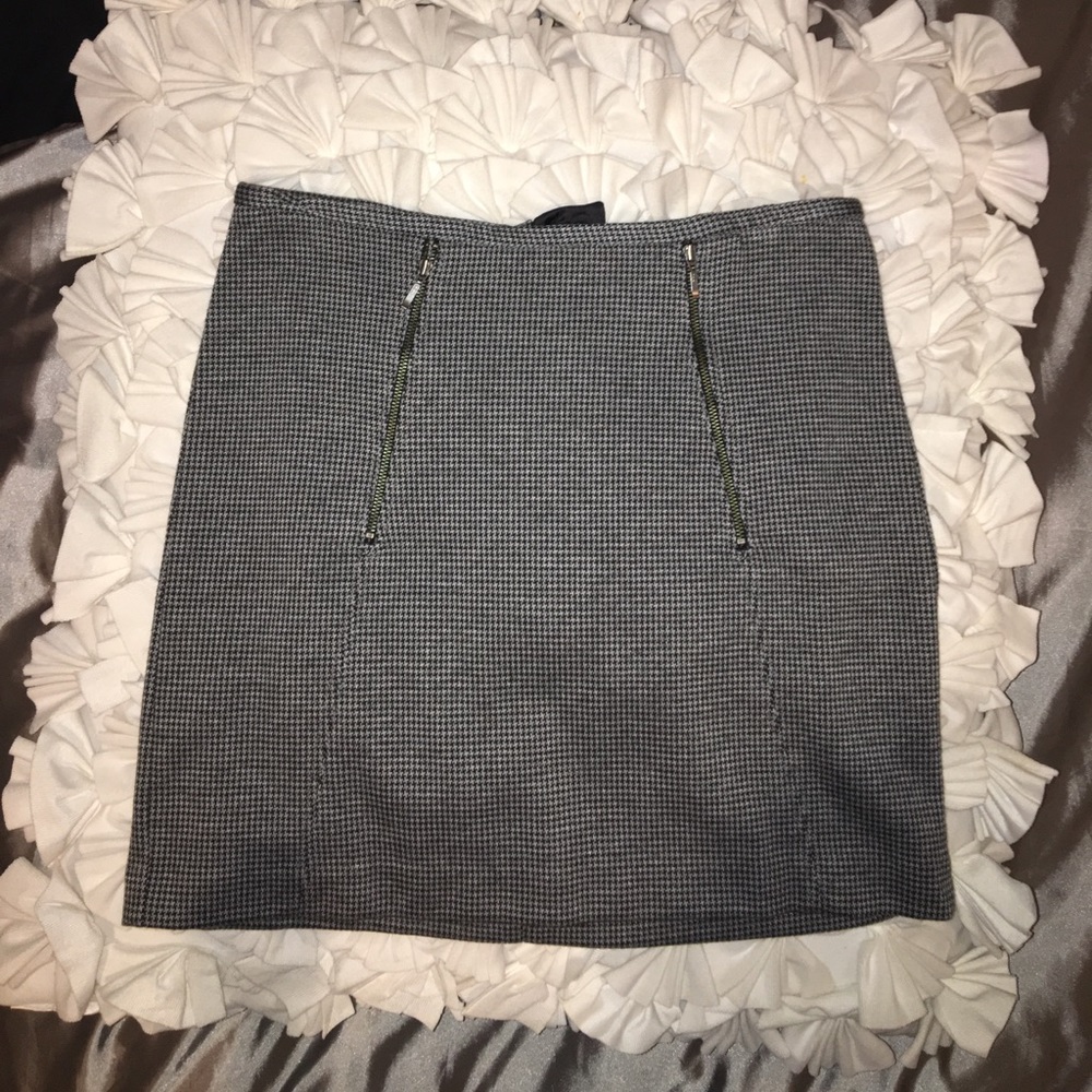 Houndstooth skirt