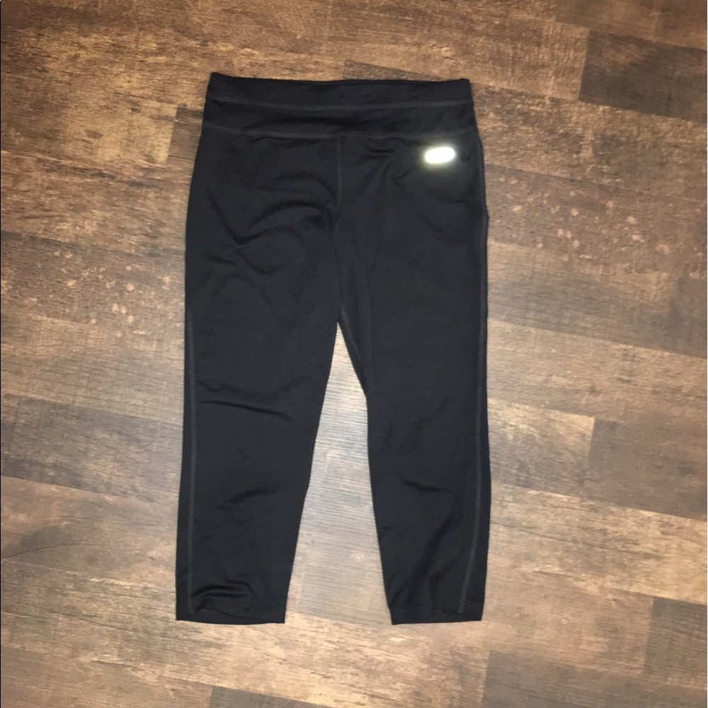 Athletic Capris - Picture 2 of 7