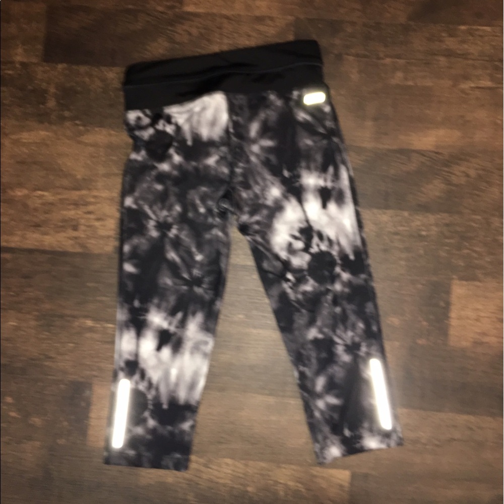 Athletic Capris - Picture 6 of 7