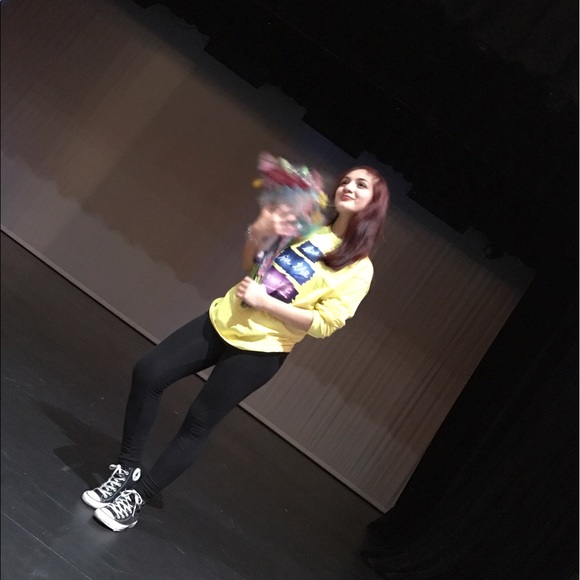 Meet your Posher, Andrea - Picture 3 of 4