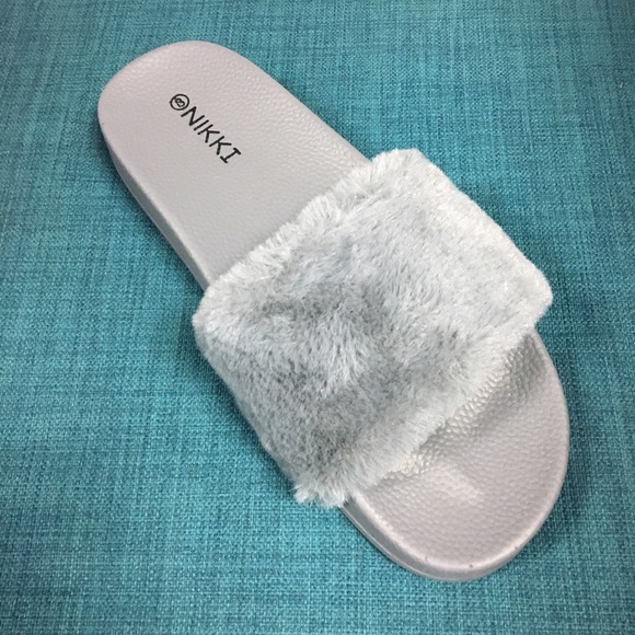 Grey fur slide - Picture 3 of 5