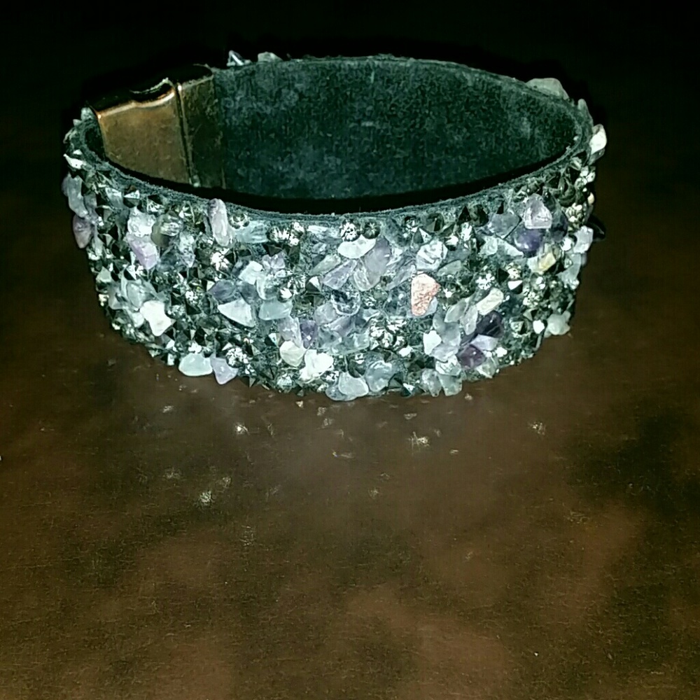 Genuine stone woman's bracelet
