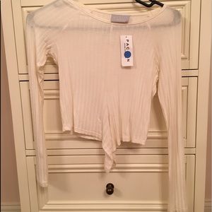 A crop top long sleeve shirt
