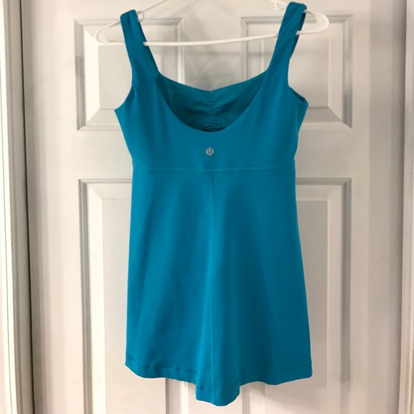 MAKE OFER! Lululemon Workout Tank Sz 8-10 Like New - Picture 2 of 4