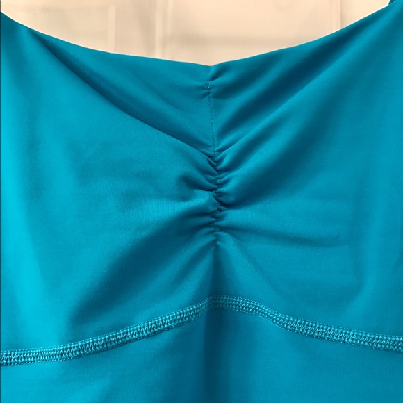 MAKE OFER! Lululemon Workout Tank Sz 8-10 Like New - Picture 4 of 4