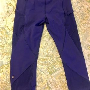 SOLD‼️ Lululemon Crops