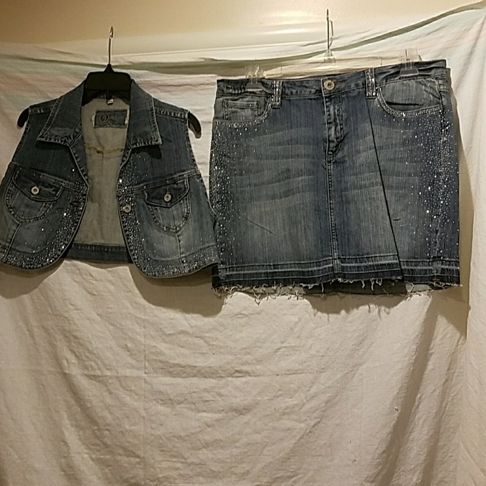 Jeans skirt and vest