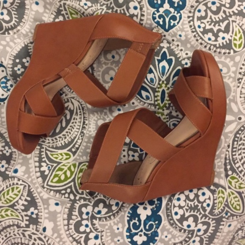 Jessica Simpson wedge