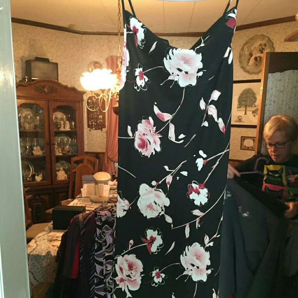 Spring Cleaning!!!!!  Sweet floral dress