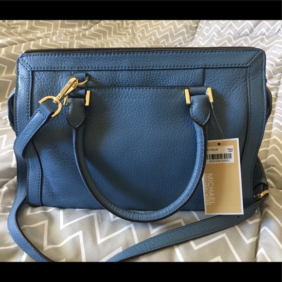 Michael Kors Collins Pebbled Leather MD Satchel - Picture 2 of 5