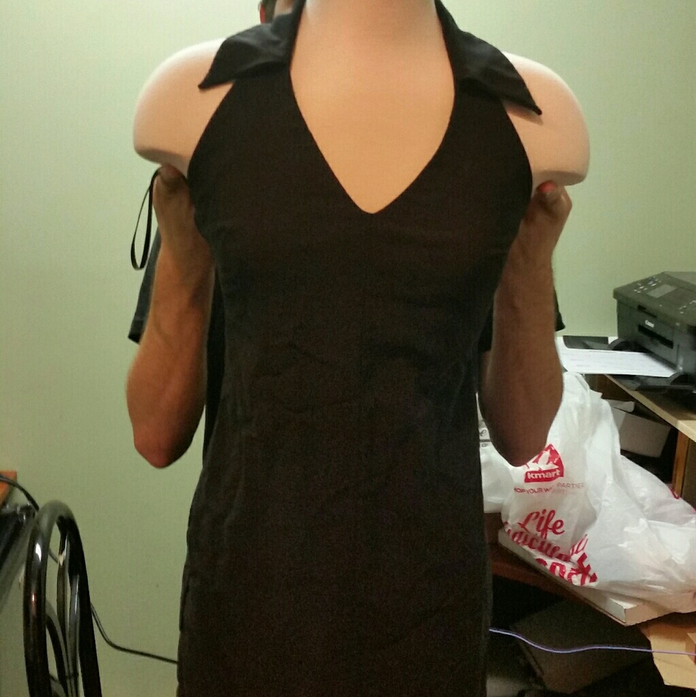Spring Cleaning!!!!!! Halter lbd with collar