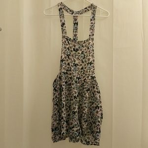 🌻 Fun Flowy Floral Overalls 🌻