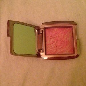 Hourglass Ambient Lighting Blush. Luminous Flush