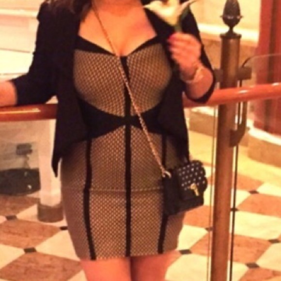 Black/gold cross body bag  with pink interior - Picture 2 of 8