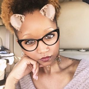 Meet your Posher, Aisha