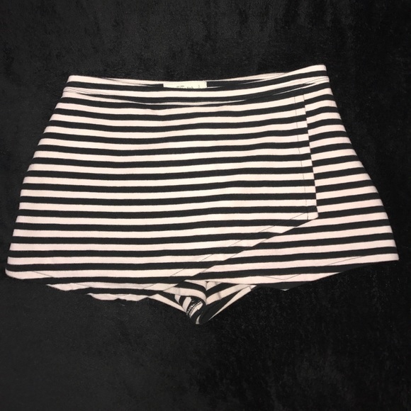 Abercrombie & Fitch Pants - Abercrombie & Fitch Striped Fold-Over Shorts