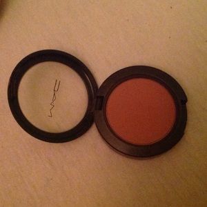 Mac Blush. Gingerly