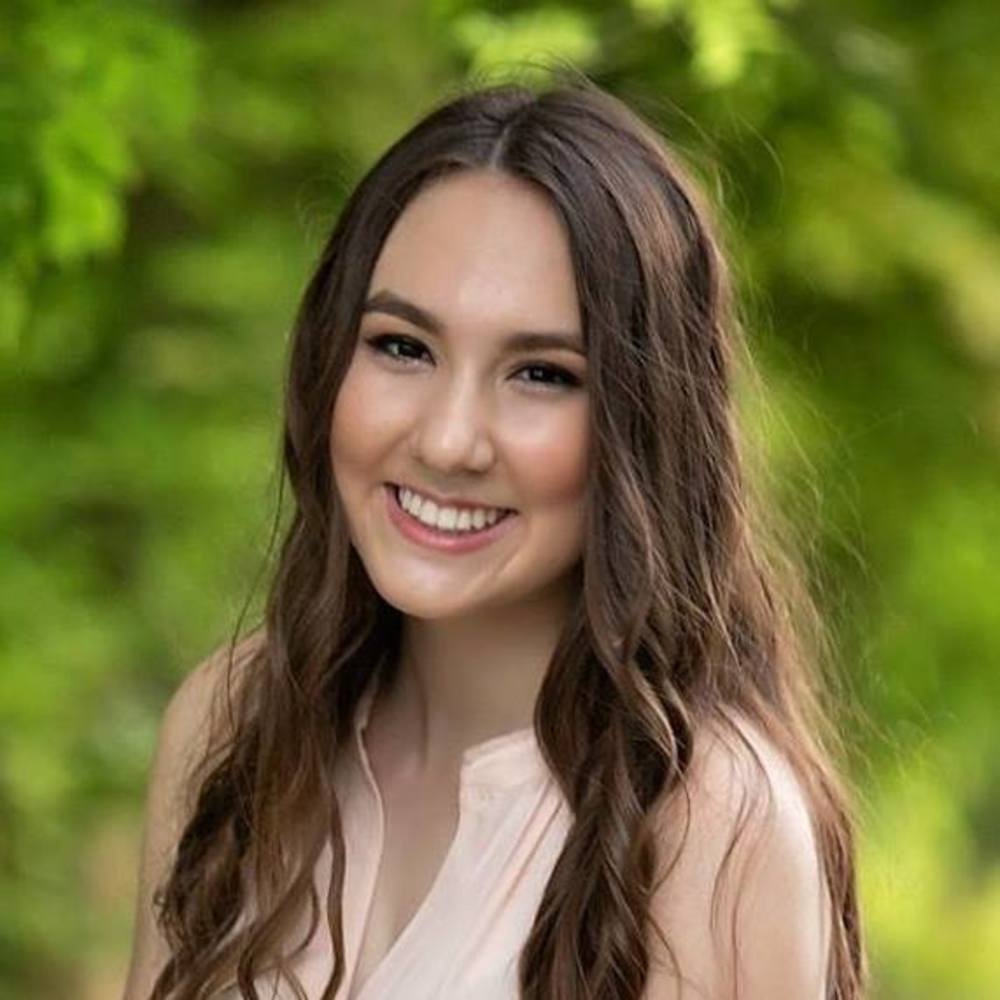 Meet your Posher, Lara