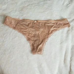 Victoria's Secret medium nude lace thong