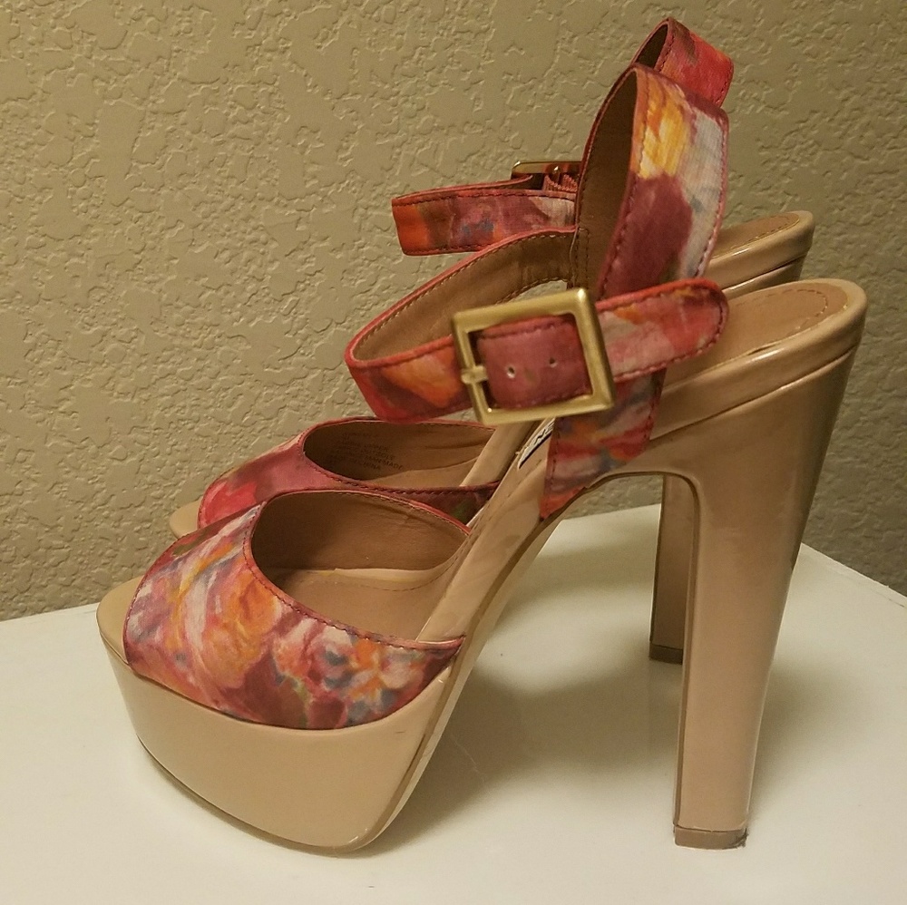 Steve Madden!💥💣💣 Make an OFFER! MUST GO! 🎉