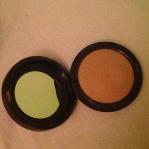 Mac Mineralized skin finish. Medium tan