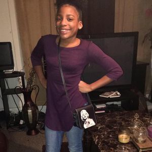 Meet your Posher, Traciona